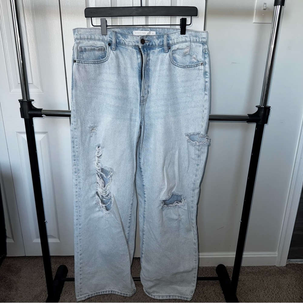 Altar'd State Light Blue Distressed Straight-Leg Jeans